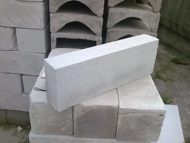 農(nóng)村自建房用輕質(zhì)磚。